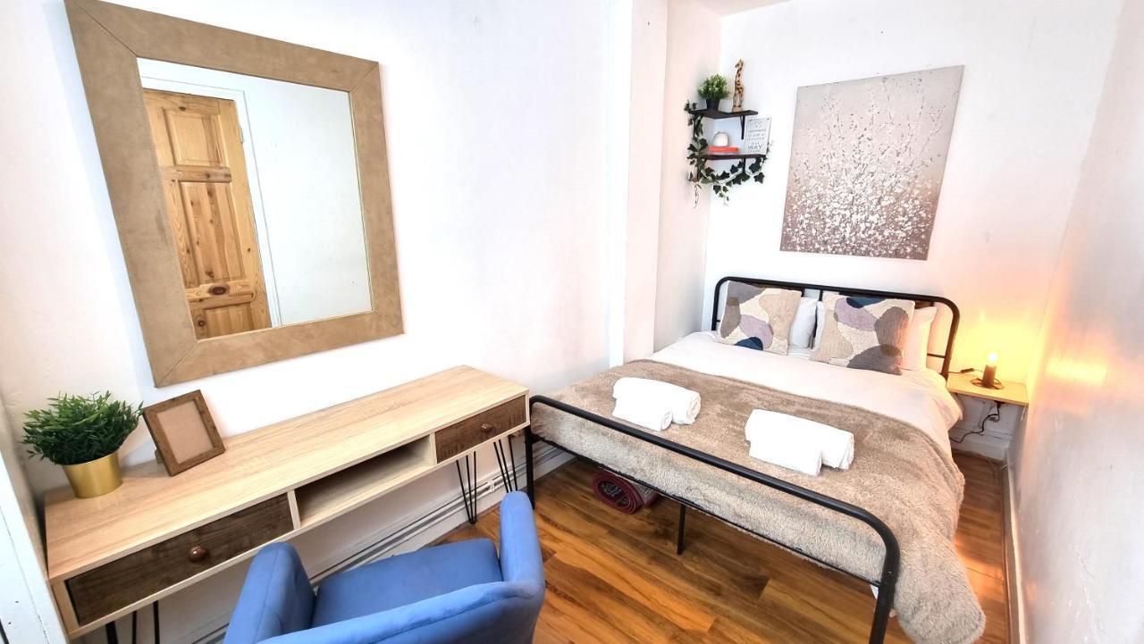 3 Bed Flat O2 Arena Dyson House Apartment Лондон Екстериор снимка