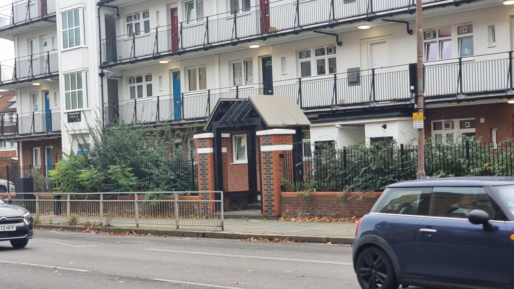 3 Bed Flat O2 Arena Dyson House Apartment Лондон Екстериор снимка